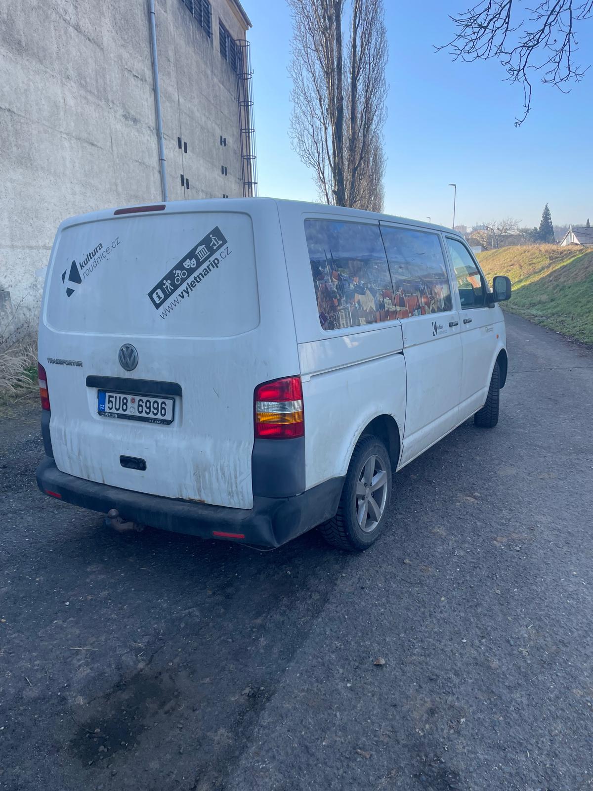 VW Transporter T5 1.9 TDI 9