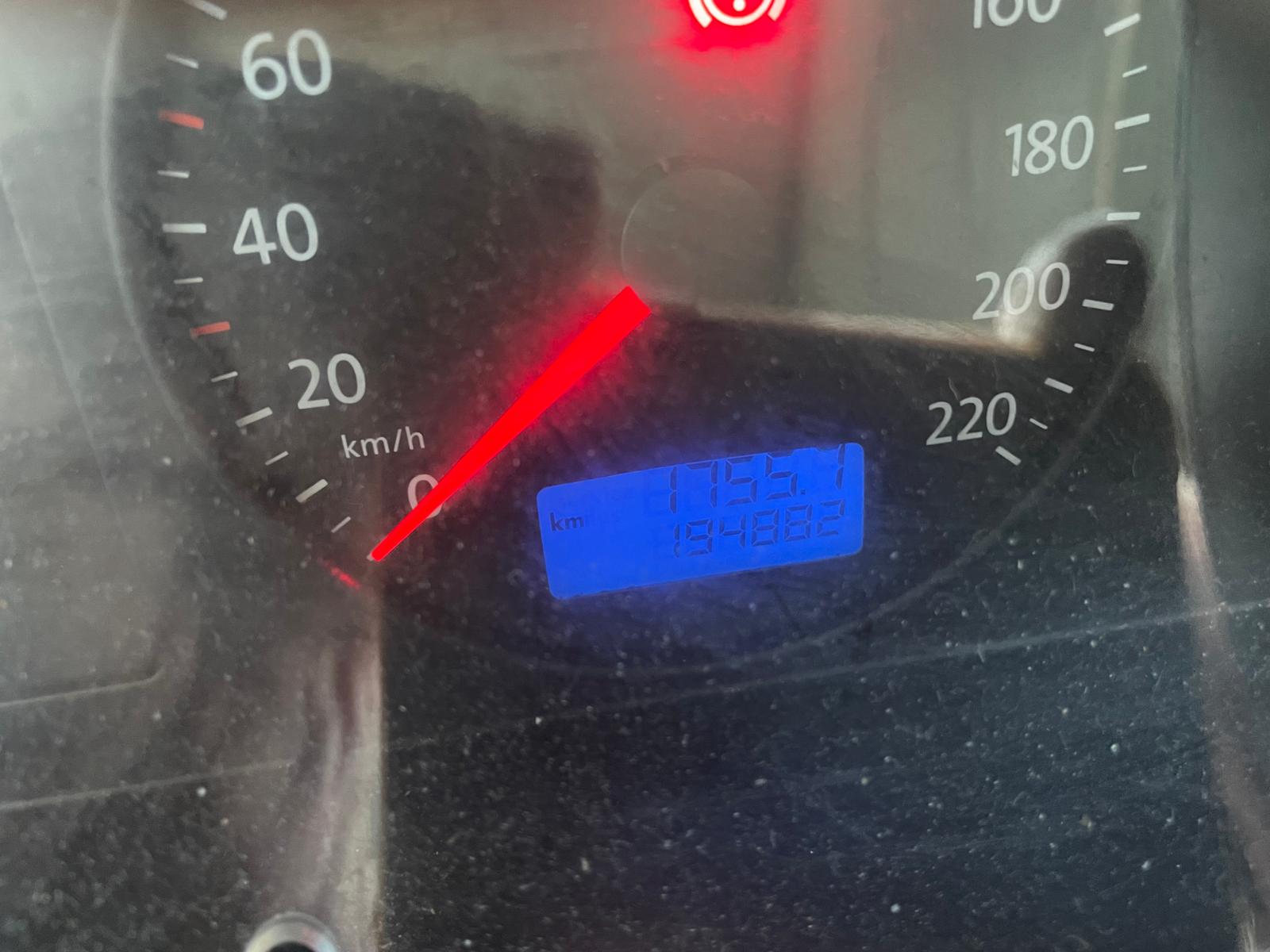 VW Transporter T5 1.9 TDI 11